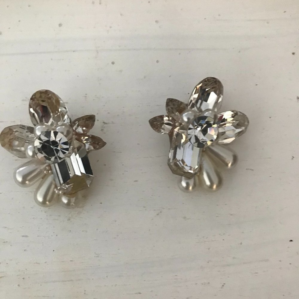 Wendy Gell Designer Vintage Clip-On Earrings